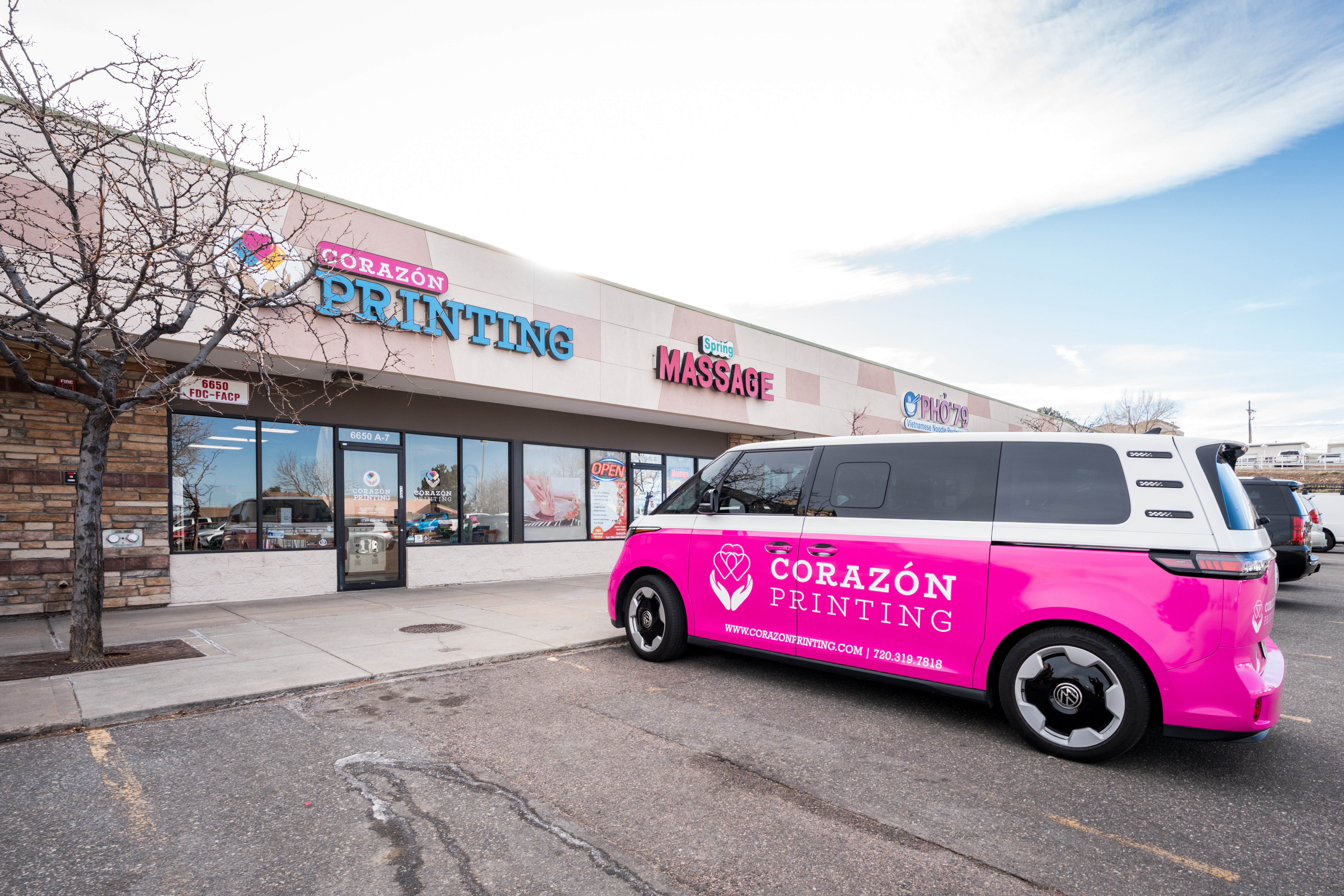 Corazón Printing exterior with branded van